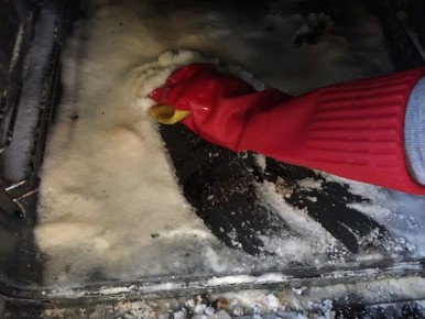 Как быстро и просто очистить духовой шкаф от засоров