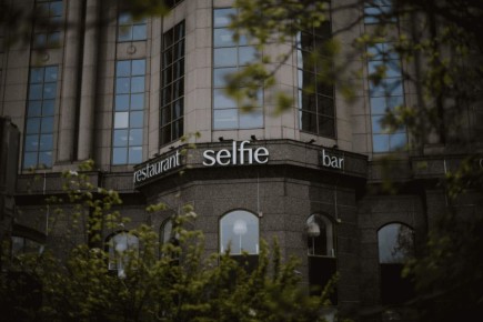 ���������� � �����������: ���� � ��������� Selfie �� 15 ����� ������ �� �����