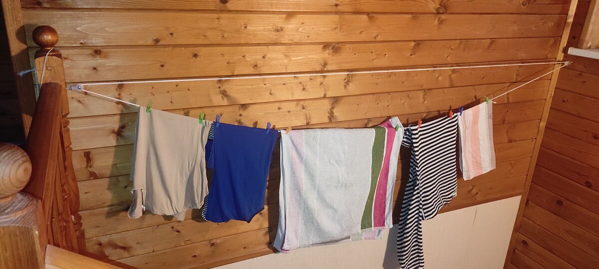 Сушка белья стала проще: недорогая роликовая сушилка для вашего дома