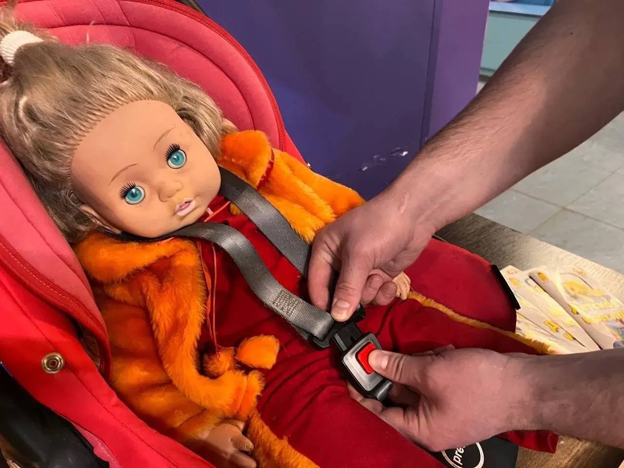 Более двухсот кировчан повторили правила перевозки детей Более двухсот кировчан повторили правила перевозки детей