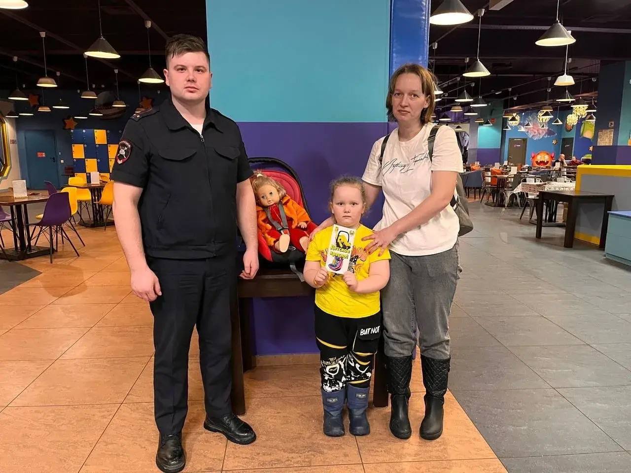 Более двухсот кировчан повторили правила перевозки детей Более двухсот кировчан повторили правила перевозки детей