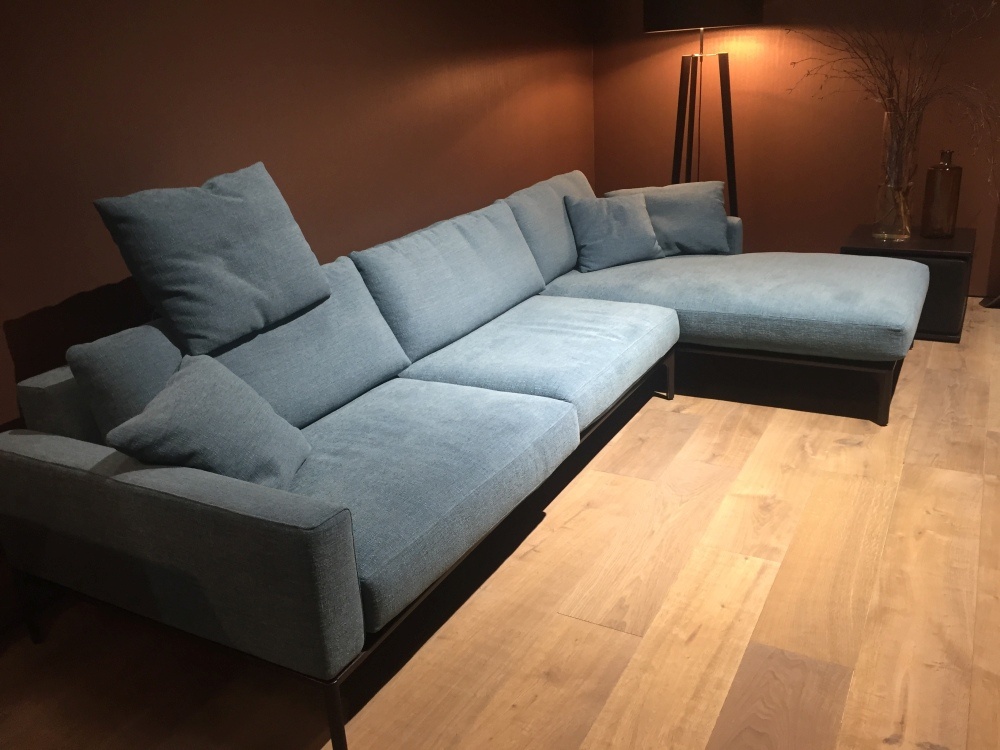 Коричневый цвет в интерьере: вечная класса