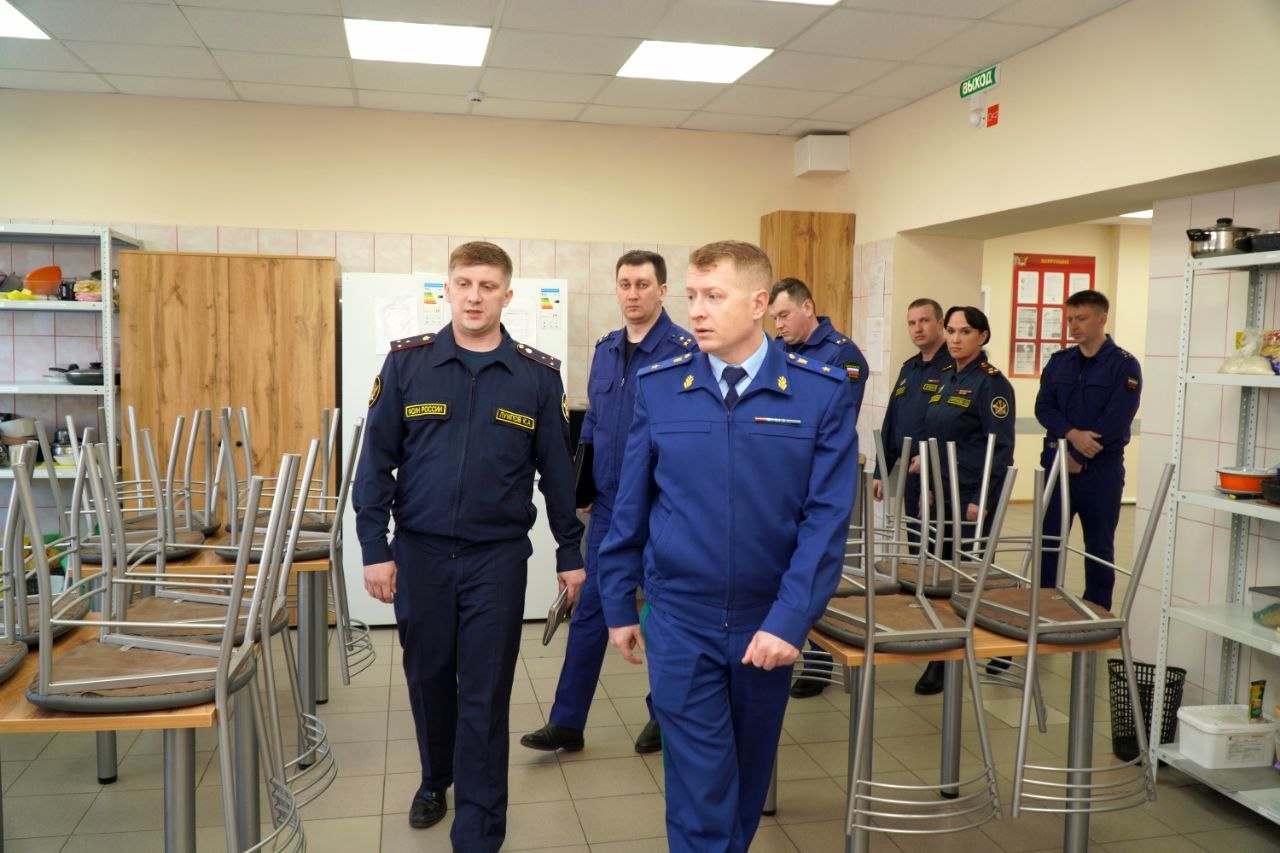 Сегодня, 26 марта 2026 года, заместитель прокурора Кировской области Михаил Леговец провел проверку соблюдения требований законодательства об исполнении уголовного наказания на территории изолированных участков, где... Сегодня, 26 марта 2026 года, заместитель прокурора Кировской области Михаил Леговец провел проверку соблюдения требований законодательства об исполнении уголовного наказания на территории изолированных участков, где...