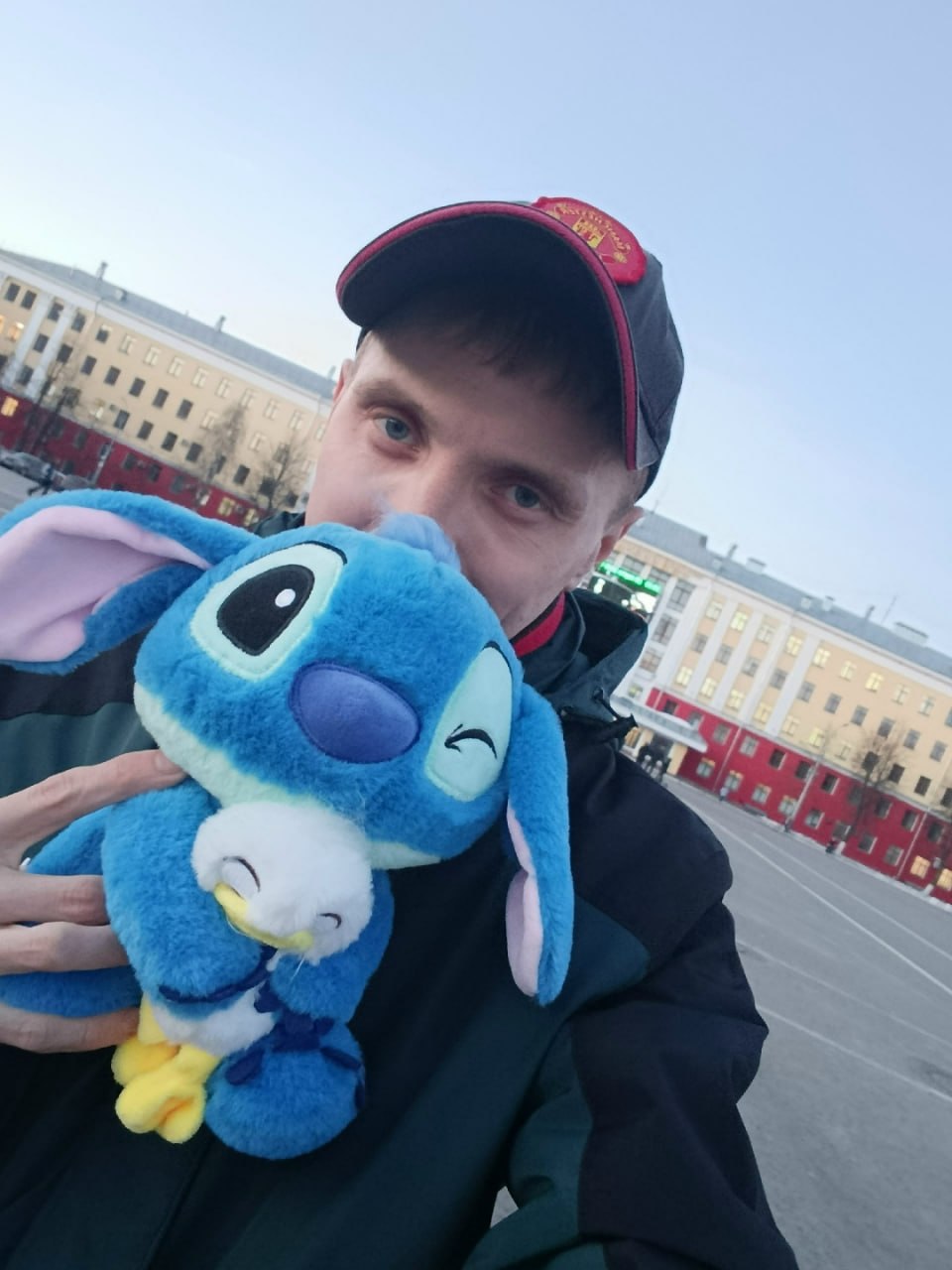 Солистка группы «Винтаж» поцеловала кировчанина на своем концерте Солистка группы «Винтаж» поцеловала кировчанина на своем концерте