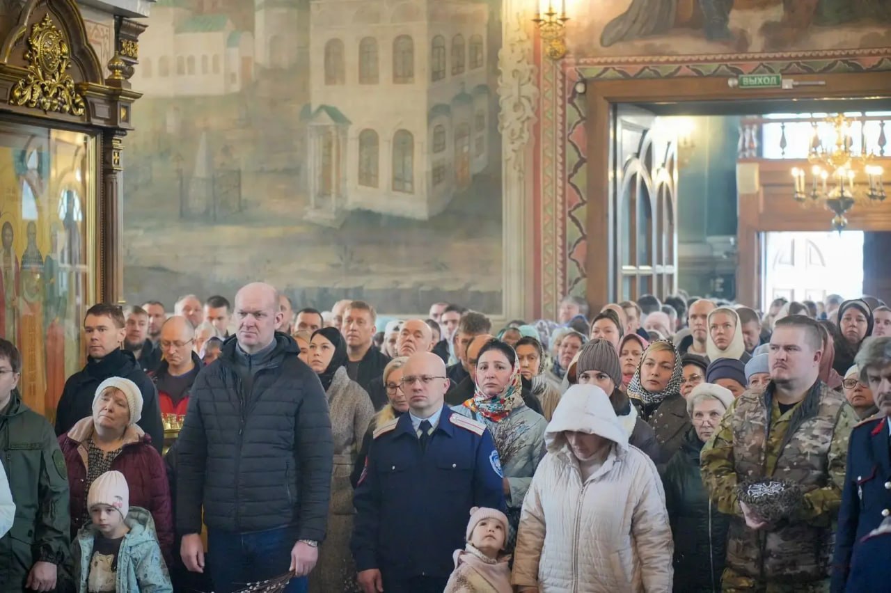 Александр Соколов: Сегодня вместе с семьей встретили Вербное воскресенье, помолились в Трифоновом монастыре за нашу область, за людей и наше воинство Александр Соколов: Сегодня вместе с семьей встретили Вербное воскресенье, помолились в Трифоновом монастыре за нашу область, за людей и наше воинство