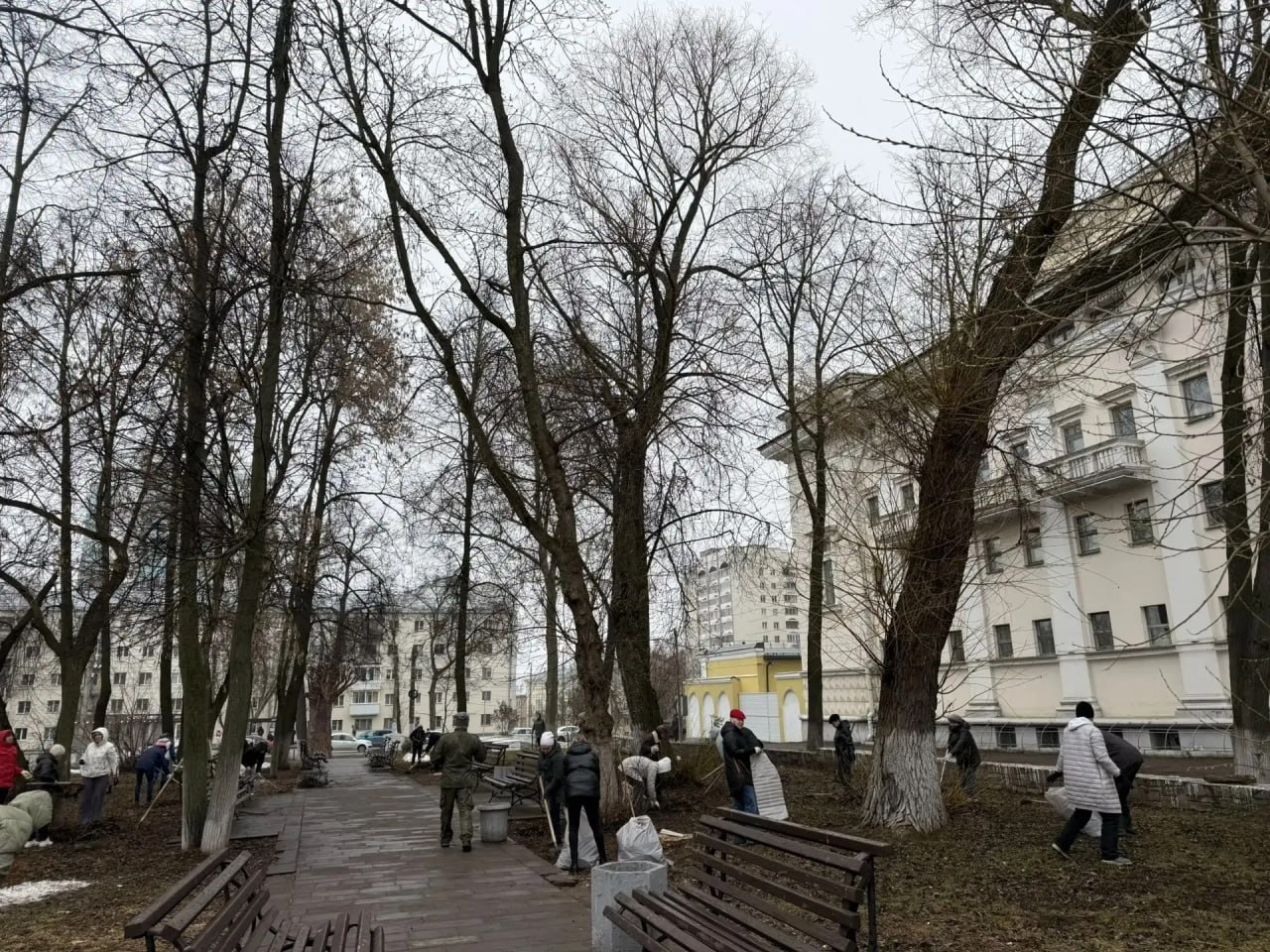 В Кирове прошёл первый общегородской субботник