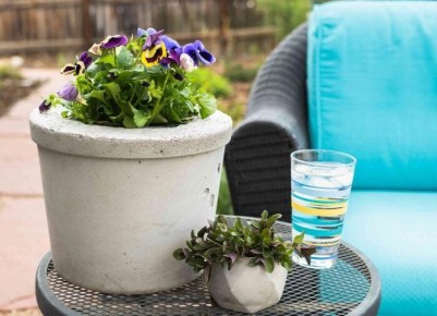 Необычный способ превратить старые ткани в стильный цветочный горшок