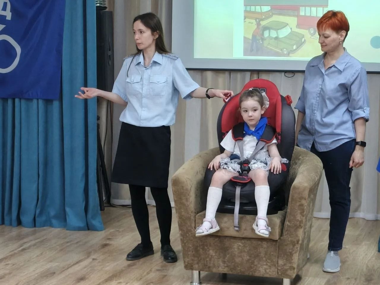 «Я – пассажир автомобиля». В детском саду № 16 г.Кирова для отряда юных помощников инспекторов движения и их родителей было организовано занятие - эксперимент «Я – пассажир автомобиля». Ребята, посмотрев мультфильм... «Я – пассажир автомобиля». В детском саду № 16 г.Кирова для отряда юных помощников инспекторов движения и их родителей было организовано занятие - эксперимент «Я – пассажир автомобиля». Ребята, посмотрев мультфильм...