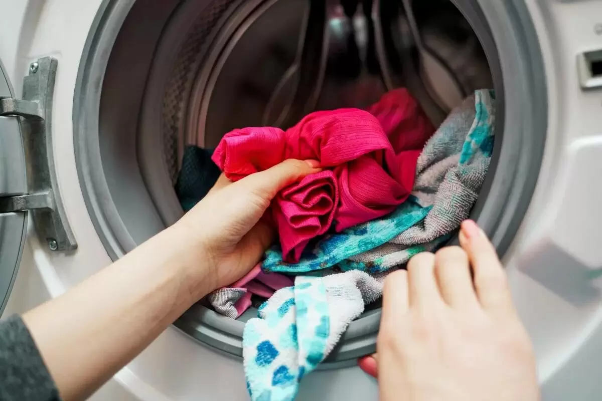 Неожиданный лайфхак: как влажные салфетки могут изменить вашу стирку