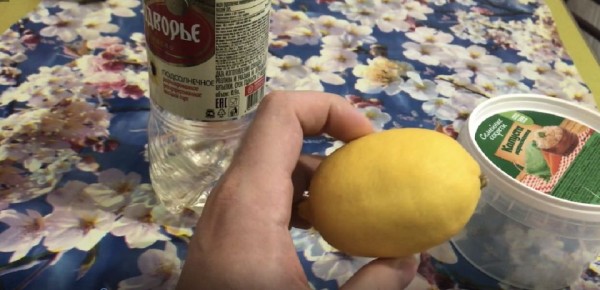 Способ устранения пыли с помощью лимонной тряпки