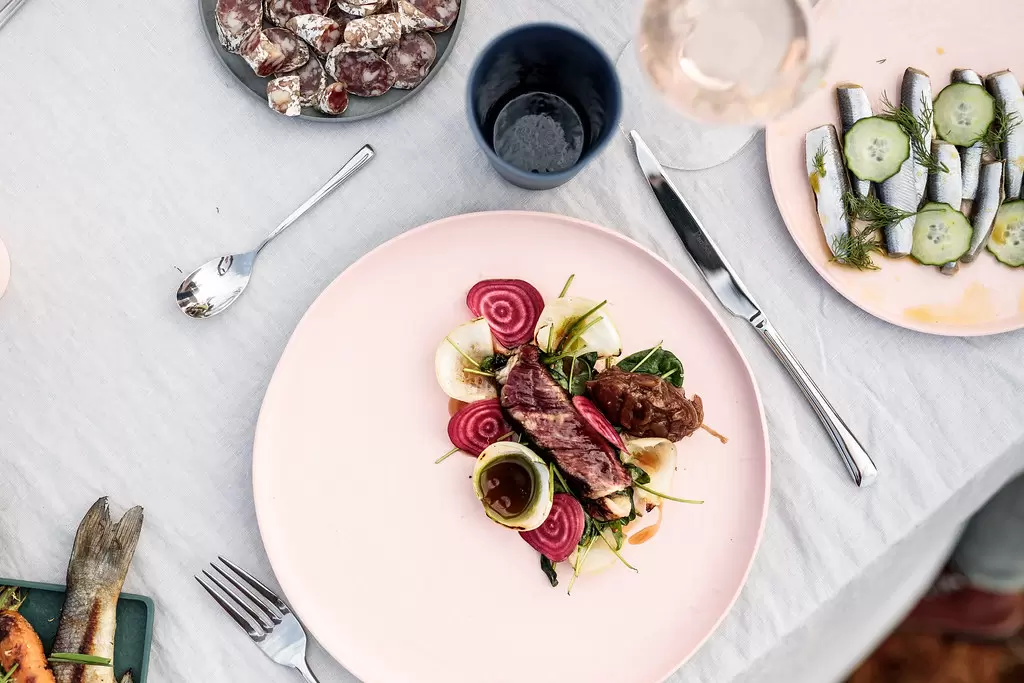 Кулинарный вечер с друзьями: как создать атмосферу уюта и вкуса