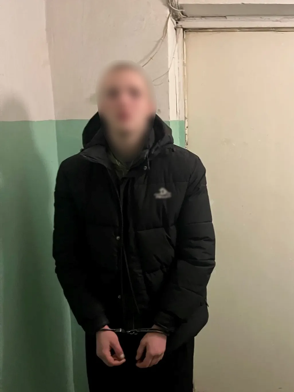 В Кирове задержали жителя региона с крупной партией наркотиков В Кирове задержали жителя региона с крупной партией наркотиков