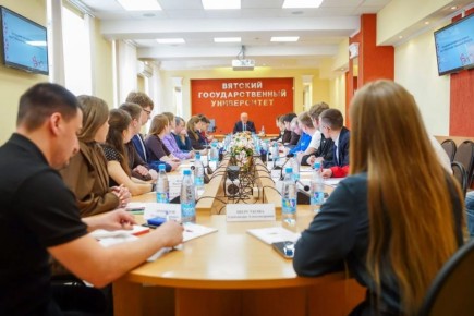 Александр Соколов: Подписал указ о новом составе Молодежного совета при губернаторе Кировской области из числа лидеров общественных объединений, представителей молодежного самоуправления и политический партий