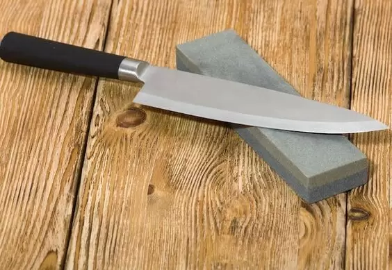 Секреты ухода за кухонными приборами: как блеск и острота становятся простыми задачами