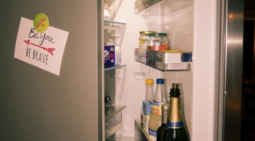 Холод, чистота и свежесть: избавляемся от неприятных запахов в холодильнике