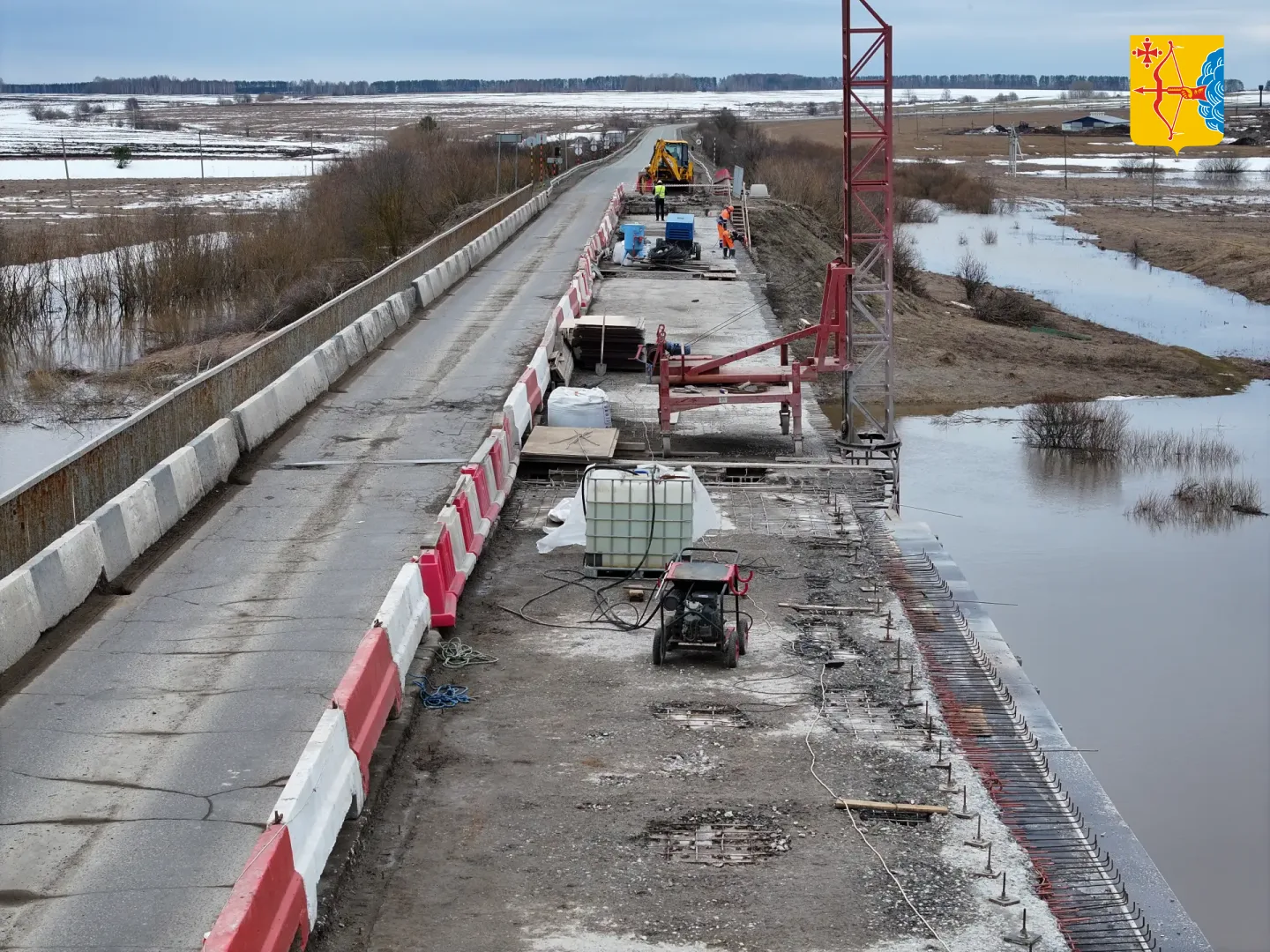 В Кировской области продолжают ремонтировать мост через реку Немда на дороге Киров – Советск – Яранск в Советском районе В Кировской области продолжают ремонтировать мост через реку Немда на дороге Киров – Советск – Яранск в Советском районе
