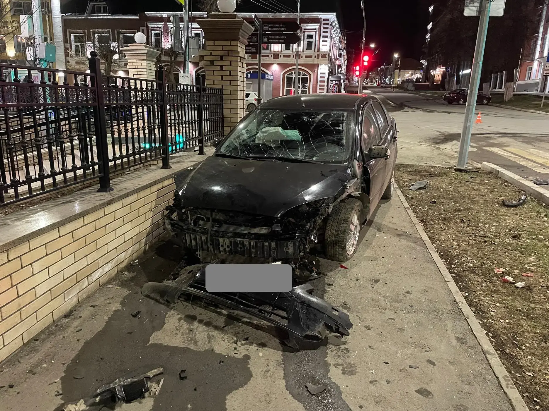 Три человека пострадали в ДТП сегодня ночью на улице Московской в Кирове Три человека пострадали в ДТП сегодня ночью на улице Московской в Кирове