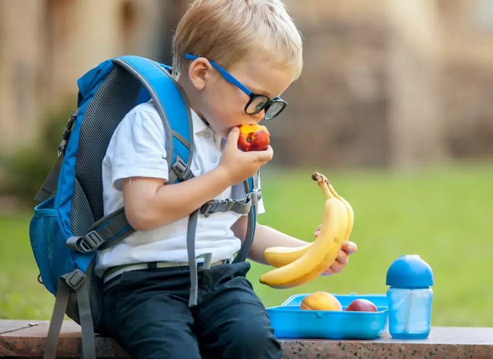 Что включить в школьный рацион: советы эксперта по питанию