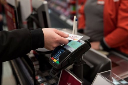 В Оричах осуждена 34-летняя местная жительница за хищение денежных средств приятельницы с использованием карты и системы быстрых платежей