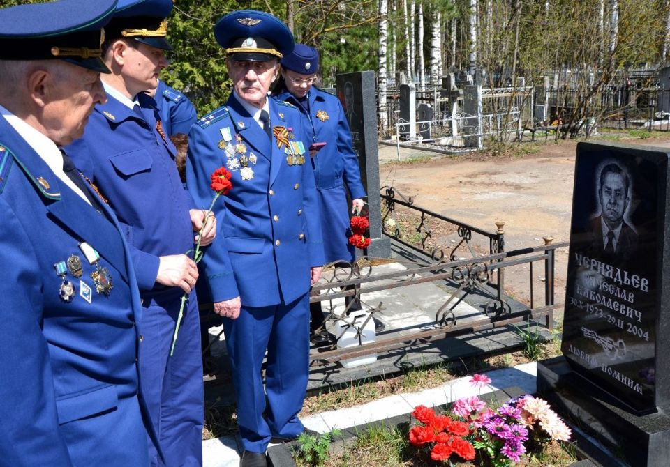 В преддверии празднования 81-й годовщины Победы в Великой Отечественной войне 1941-1945 годов прокурор Кировской области Юрий Владимирович Рываев и председатель Совета регионального отделения Общероссийской общественной... В преддверии празднования 81-й годовщины Победы в Великой Отечественной войне 1941-1945 годов прокурор Кировской области Юрий Владимирович Рываев и председатель Совета регионального отделения Общероссийской общественной...