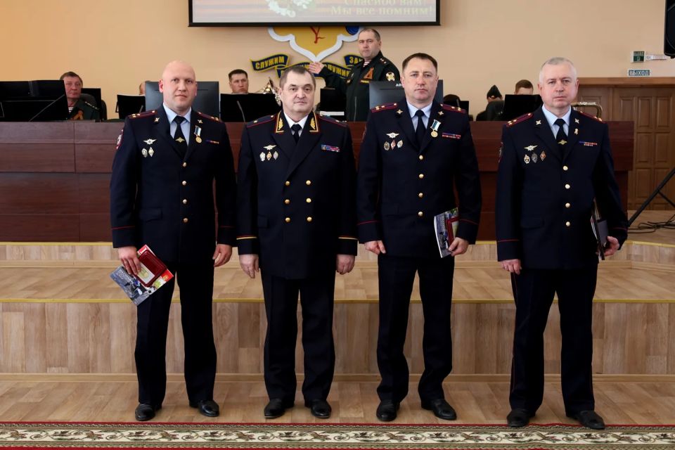 В канун 81-й годовщины Победы в Великой Отечественной войне в Управлении МВД России по Кировской области состоялось торжественное мероприятие В канун 81-й годовщины Победы в Великой Отечественной войне в Управлении МВД России по Кировской области состоялось торжественное мероприятие