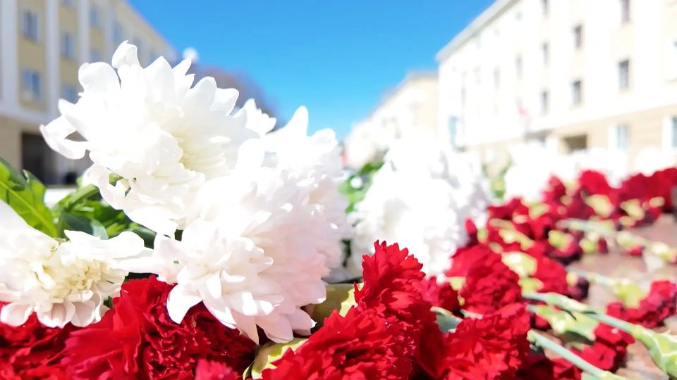 Память жива в наших сердцах Память жива в наших сердцах