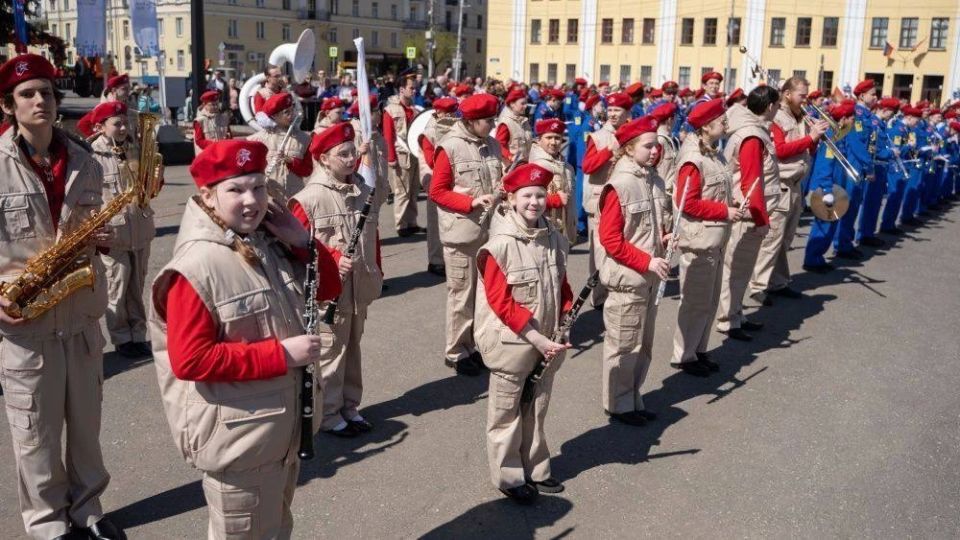 Сегодня в Кирове состоялся 5-й, юбилейный юнармейский парад, посвященный Дню Победы Сегодня в Кирове состоялся 5-й, юбилейный юнармейский парад, посвященный Дню Победы