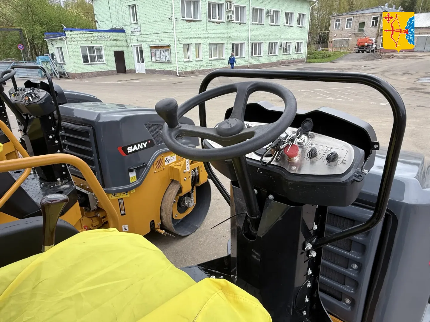 Для ремонта дорог в Кировской области закупили семь новых катков Suny SZR30C8 Для ремонта дорог в Кировской области закупили семь новых катков Suny SZR30C8