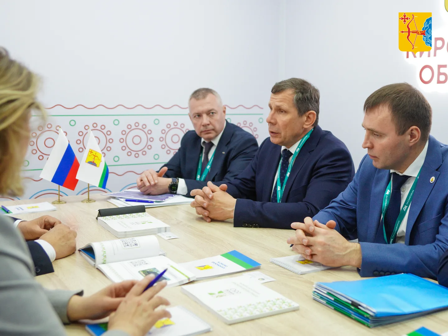 Инвестор из Узбекистана заинтересовался кировскими домокомплектами на площадке международного экономического форума «Россия — Исламский мир», который проходит в Казани Инвестор из Узбекистана заинтересовался кировскими домокомплектами на площадке международного экономического форума «Россия — Исламский мир», который проходит в Казани