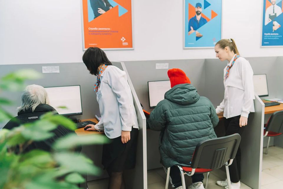 Более 60 жителей региона принимают участие в оплачиваемых общественных работах