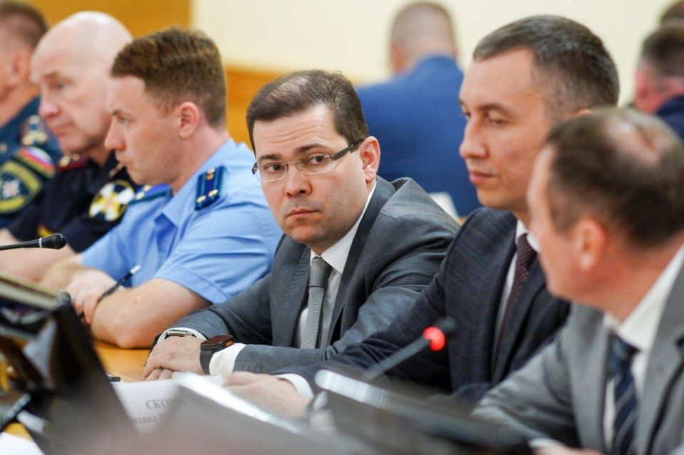 Александр Соколов: На еженедельной планерке депутат от партии «Единая Россия», заместитель директора филиала Объединенной химической компании «УРАЛХИМ» Борис Геннадьевич Веснин сообщил о том, что по просьбе юных хоккеистов...