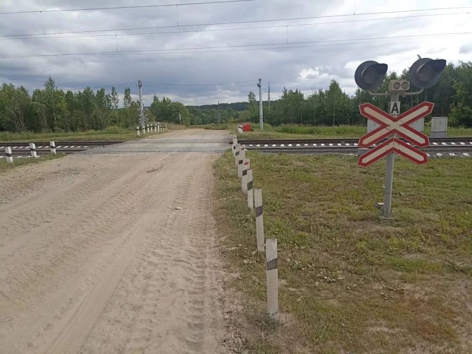 В деревне Конып на два дня закроют железнодорожный переезд