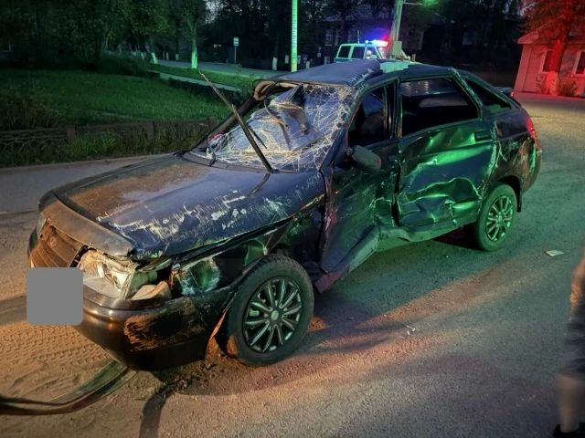 В Слободском в ДТП пострадали 4 человека В Слободском в ДТП пострадали 4 человека