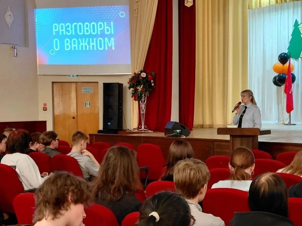 Сотрудники Госавтоинспекции провели акцию «Без прав ты не прав!» со студентами Кировского лесопромышленного колледжа Сотрудники Госавтоинспекции провели акцию «Без прав ты не прав!» со студентами Кировского лесопромышленного колледжа