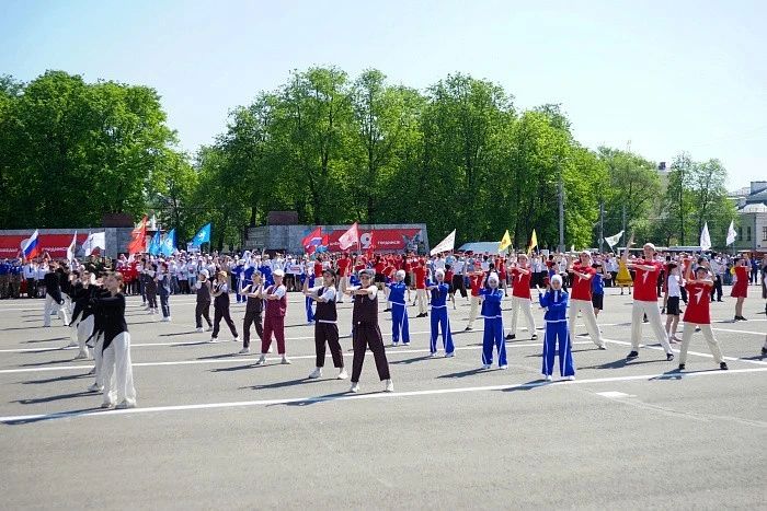 На главной площади Кирова прошел первый Парад детских объединений