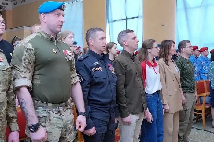 Борис Веснин и Данил Зонов открыли региональный этап «Зарницы» Борис Веснин и Данил Зонов открыли региональный этап «Зарницы»