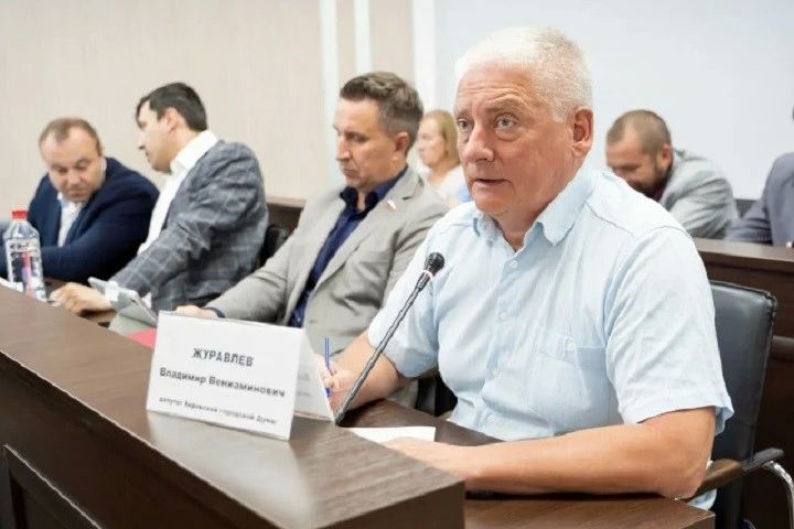 Владимир Журавлёв потребовал возбудить уголовные дела по факту срыва сроков при строительстве школ