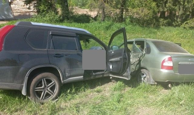 В Слободском районе в аварии пострадали водитель и пассажир