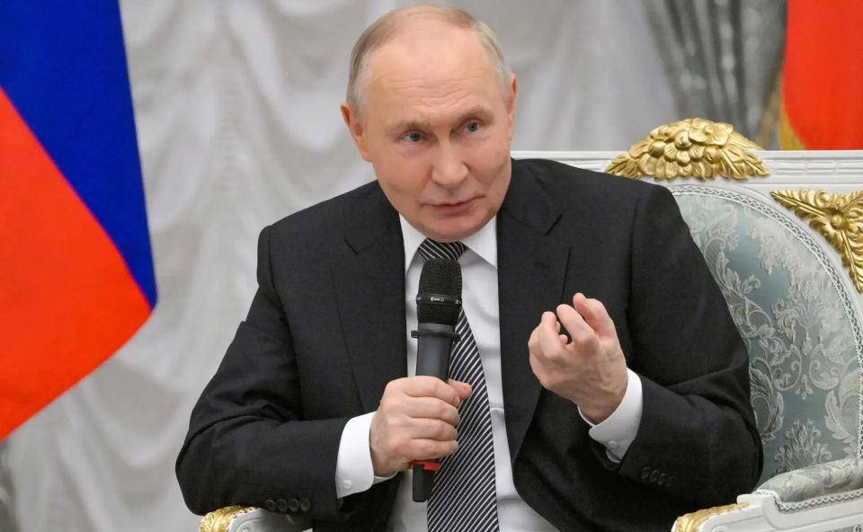 Владимир Путин встретился с выпускниками программы «Время героев» Владимир Путин встретился с выпускниками программы «Время героев»
