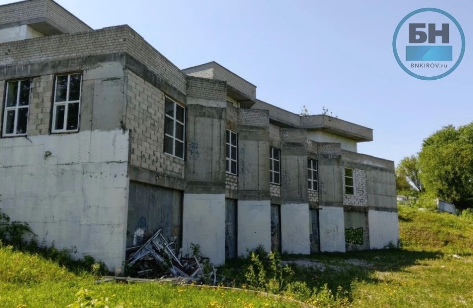 У недостроя в овраге Засора сменился собственник