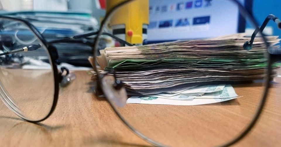 Налоговая напомнила о рисках подмены трудовых отношений с самозанятыми
