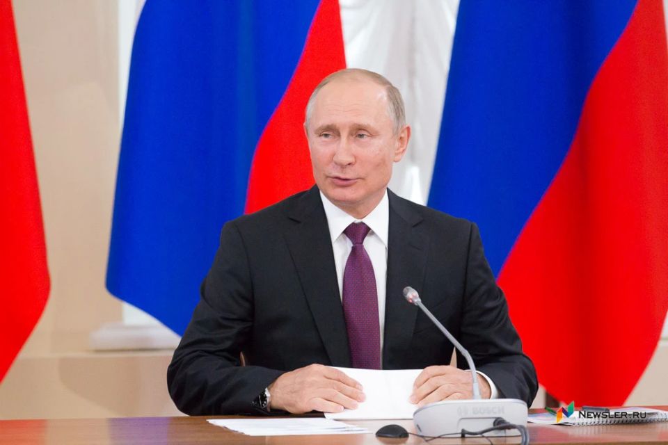 Президент России Владимир Путин подписал закон о списании просроченной кредитной задолженности участников специальной военной операции