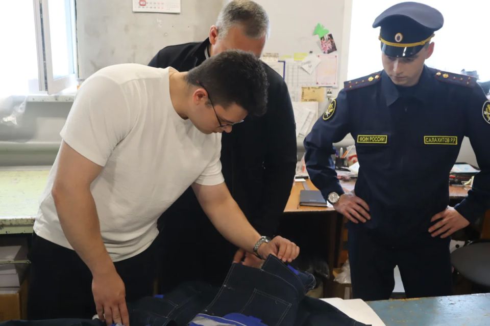 В исправительных учреждениях Кировской области обсудили расширение швейного производства с участием осужденных