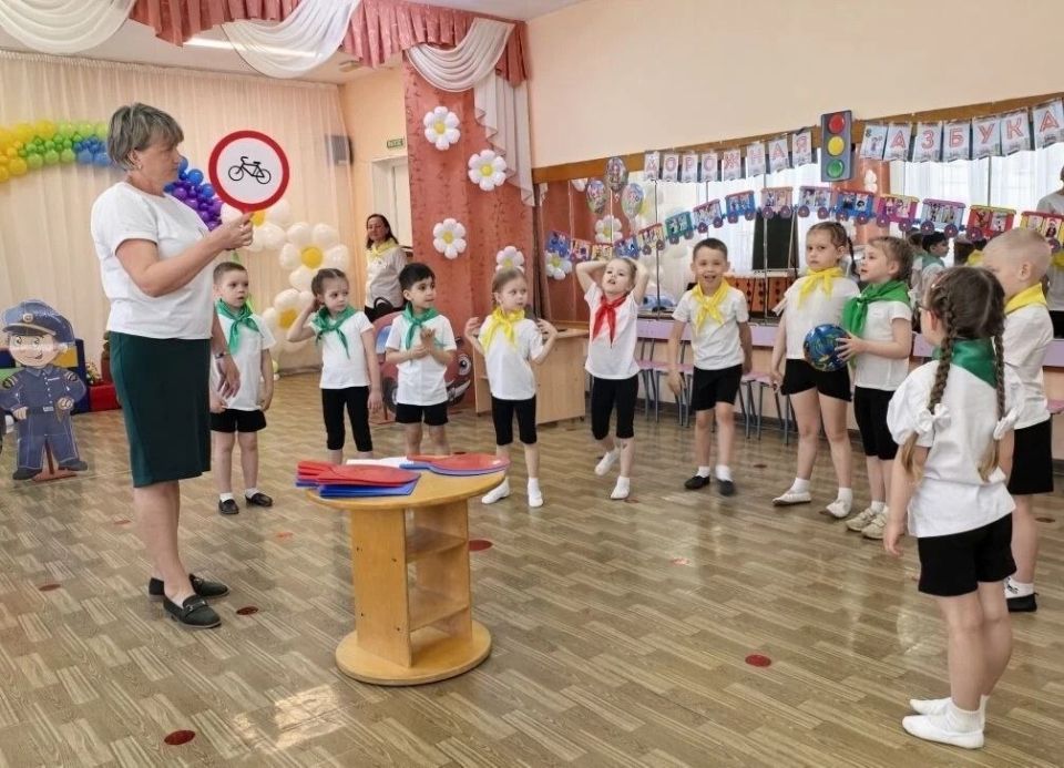 В Кирове прошёл окружной фестиваль «СЕКРЕТЫ БЕЗОПАСНОСТИ» В Кирове прошёл окружной фестиваль «СЕКРЕТЫ БЕЗОПАСНОСТИ»