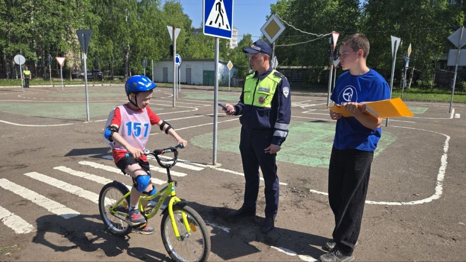 В Кирове подведены итоги городского конкурса «Безопасное колесо - 2026» В Кирове подведены итоги городского конкурса «Безопасное колесо - 2026»
