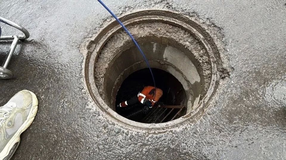 В Кирове проверяют ливнёвки