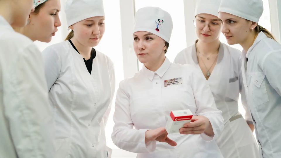 Три специалиста со средним медицинским образованием стали лучшими по итогам профессионального конкурса «Лучший специалист со средним медицинским и фармацевтическим образованием»