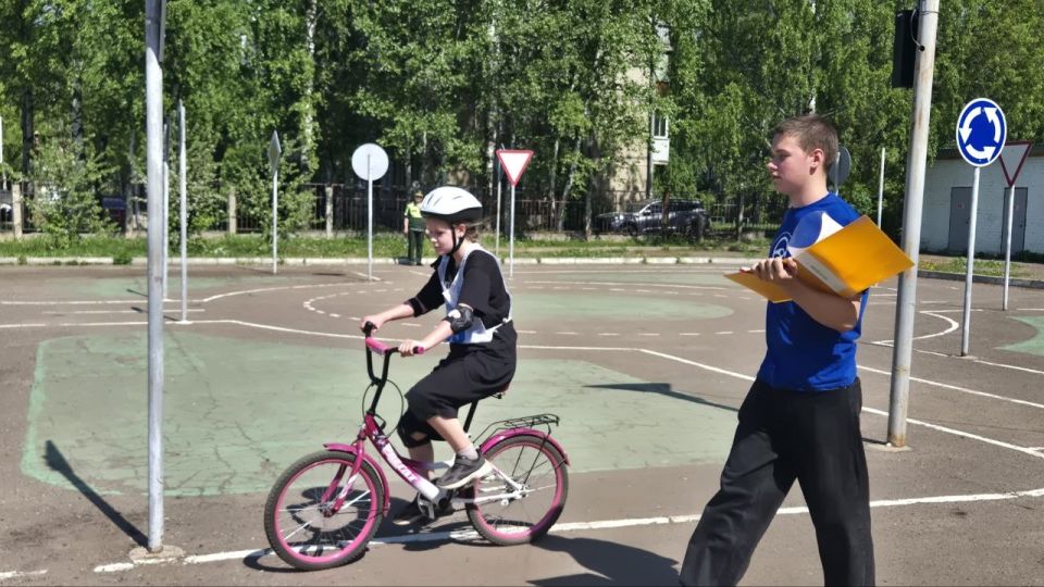 В Кирове подведены итоги городского конкурса «Безопасное колесо - 2026» В Кирове подведены итоги городского конкурса «Безопасное колесо - 2026»