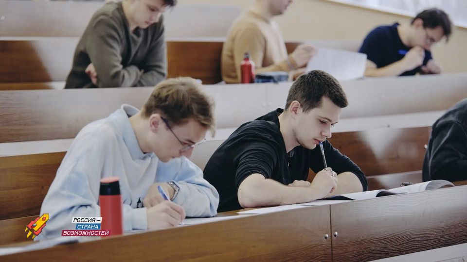 Студенты из Кировской области вошли в число дипломантов IX сезона Всероссийской олимпиады студентов «Я — профессионал» Президентской платформы «Россия — страна возможностей»