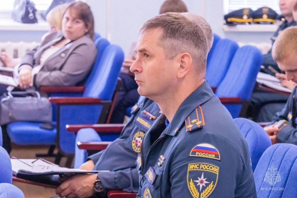 Кировские спасатели повышают свою правовую грамотность Кировские спасатели повышают свою правовую грамотность